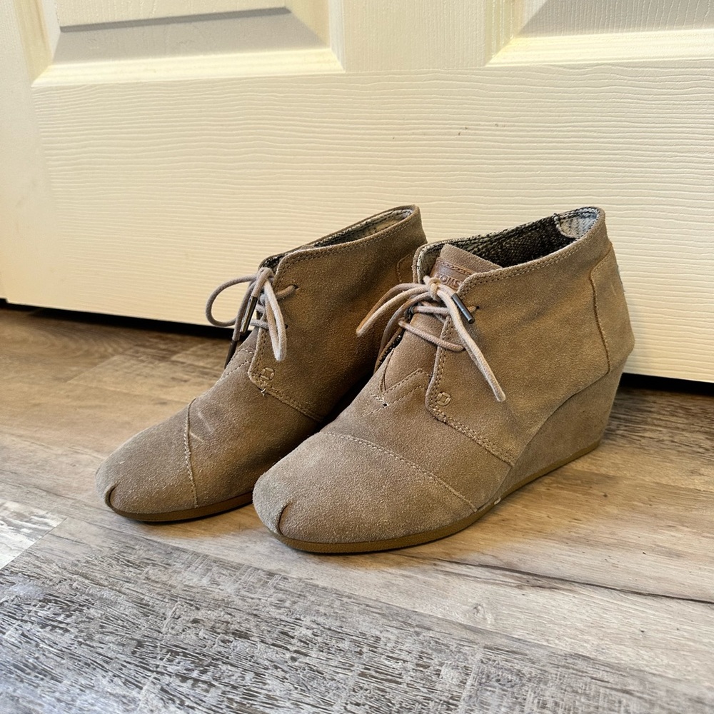 Toms tan booties size 7.5